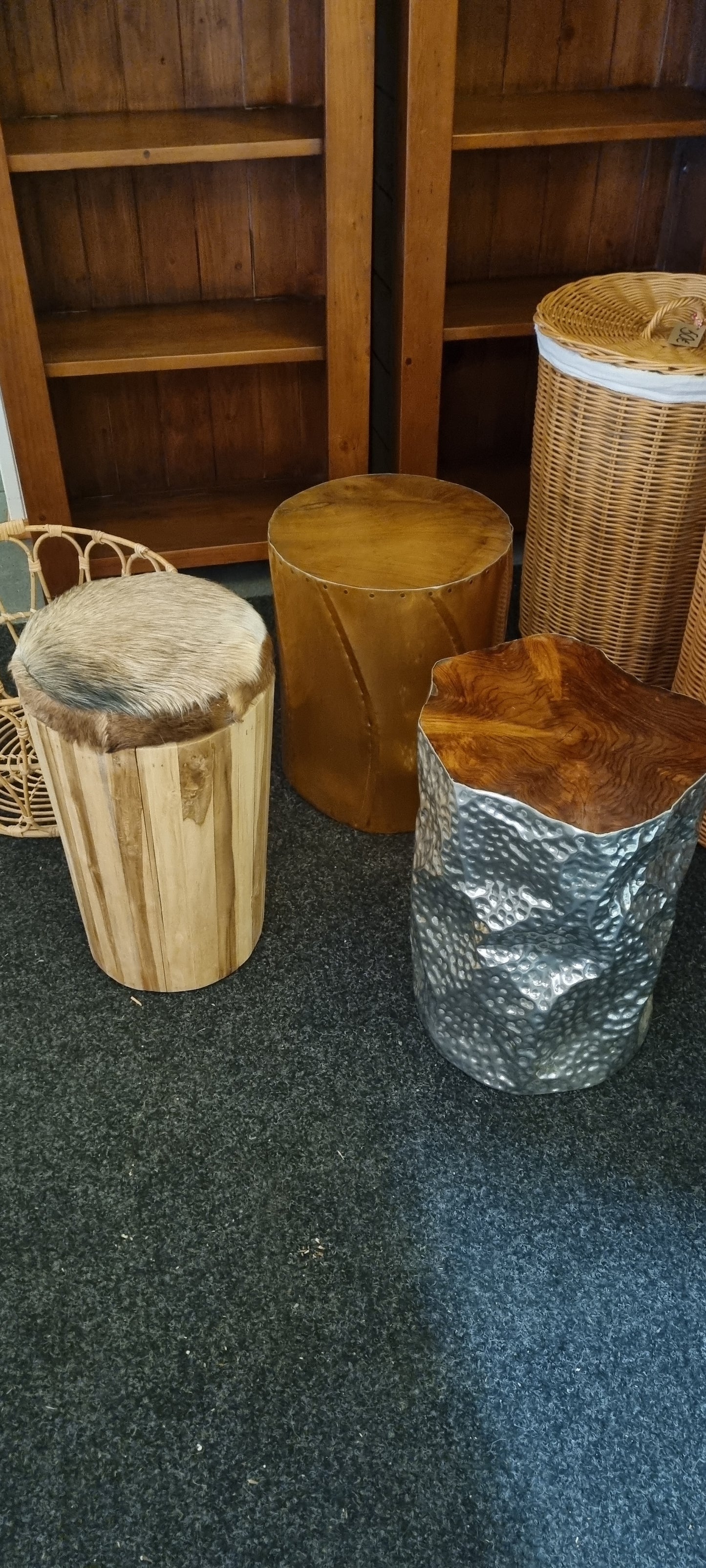 Erä persoonallisia jakkaroita !