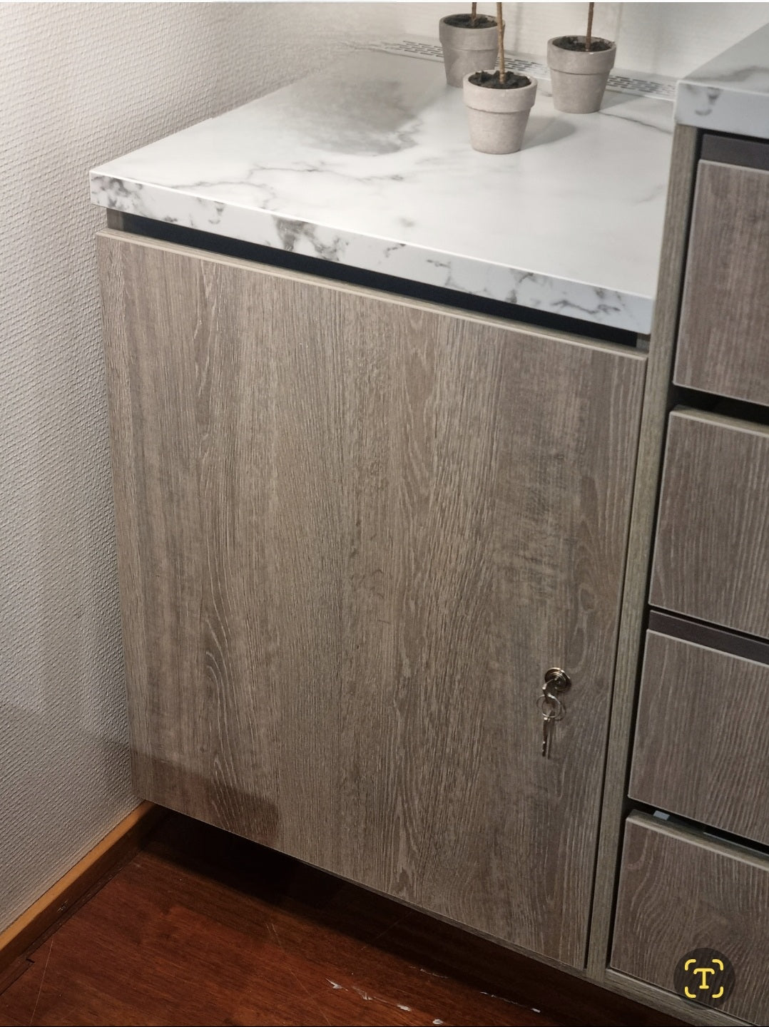 Lukollinen kaappi, risteilijä/ laiva kaluste