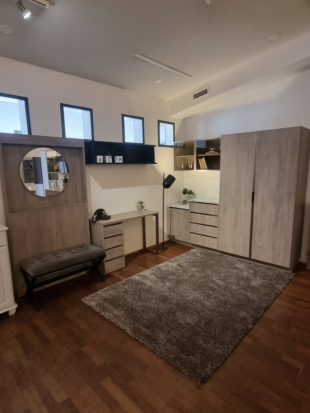 Seinä sermi huippulaadukasta laminoitua poppelivaneria! ( laiva / ristelijiä kaluste)