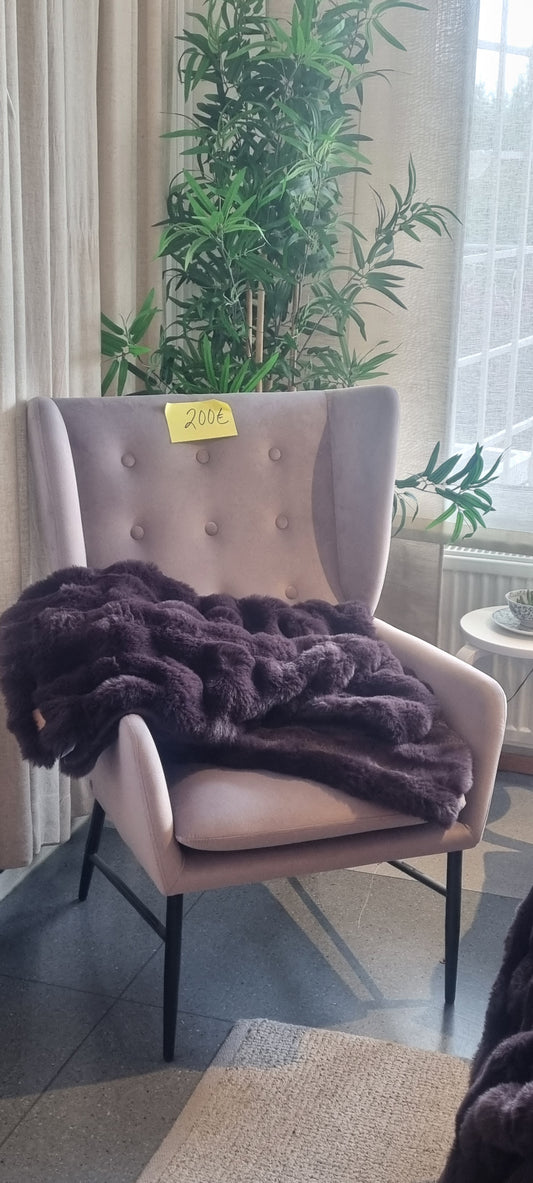 Uusi nojatuoli, näyttelyn yksittäiskappale 200e / kpl